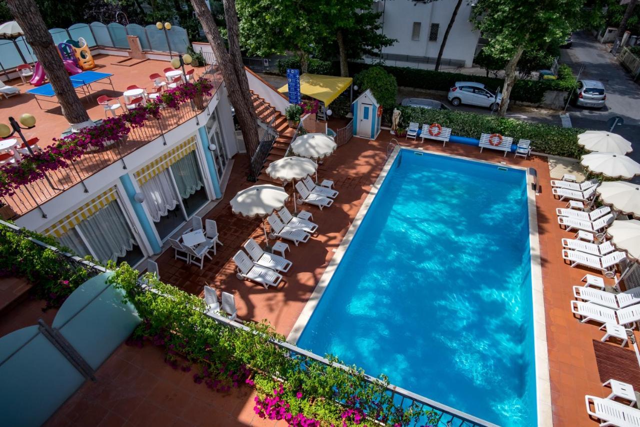 Hotel Villa Dei Fiori - Sul Mare Con Piscina Viserbella di Rimini Extérieur photo