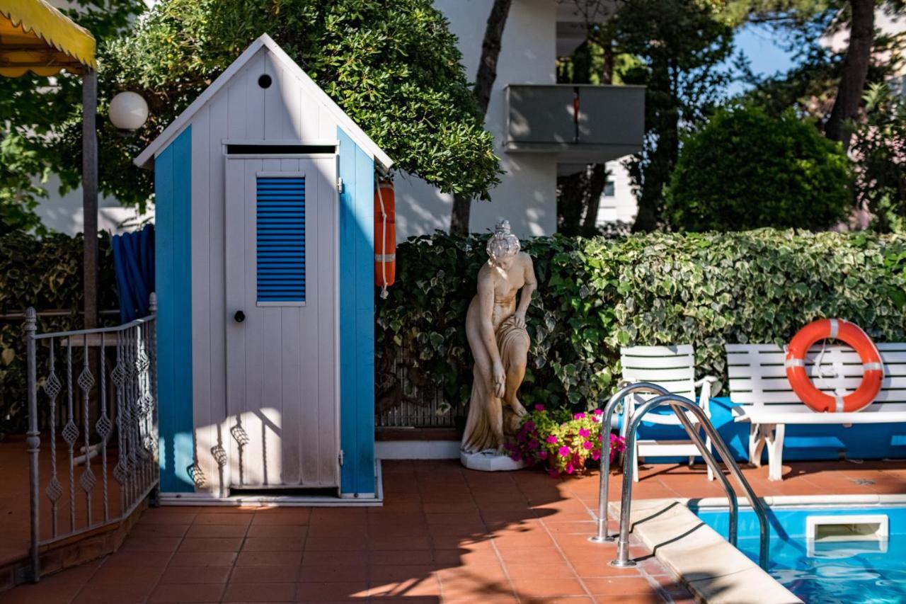 Hotel Villa Dei Fiori - Sul Mare Con Piscina Viserbella di Rimini Extérieur photo