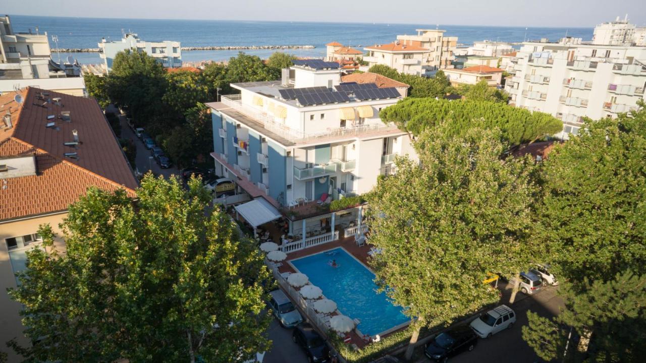 Hotel Villa Dei Fiori - Sul Mare Con Piscina Viserbella di Rimini Extérieur photo