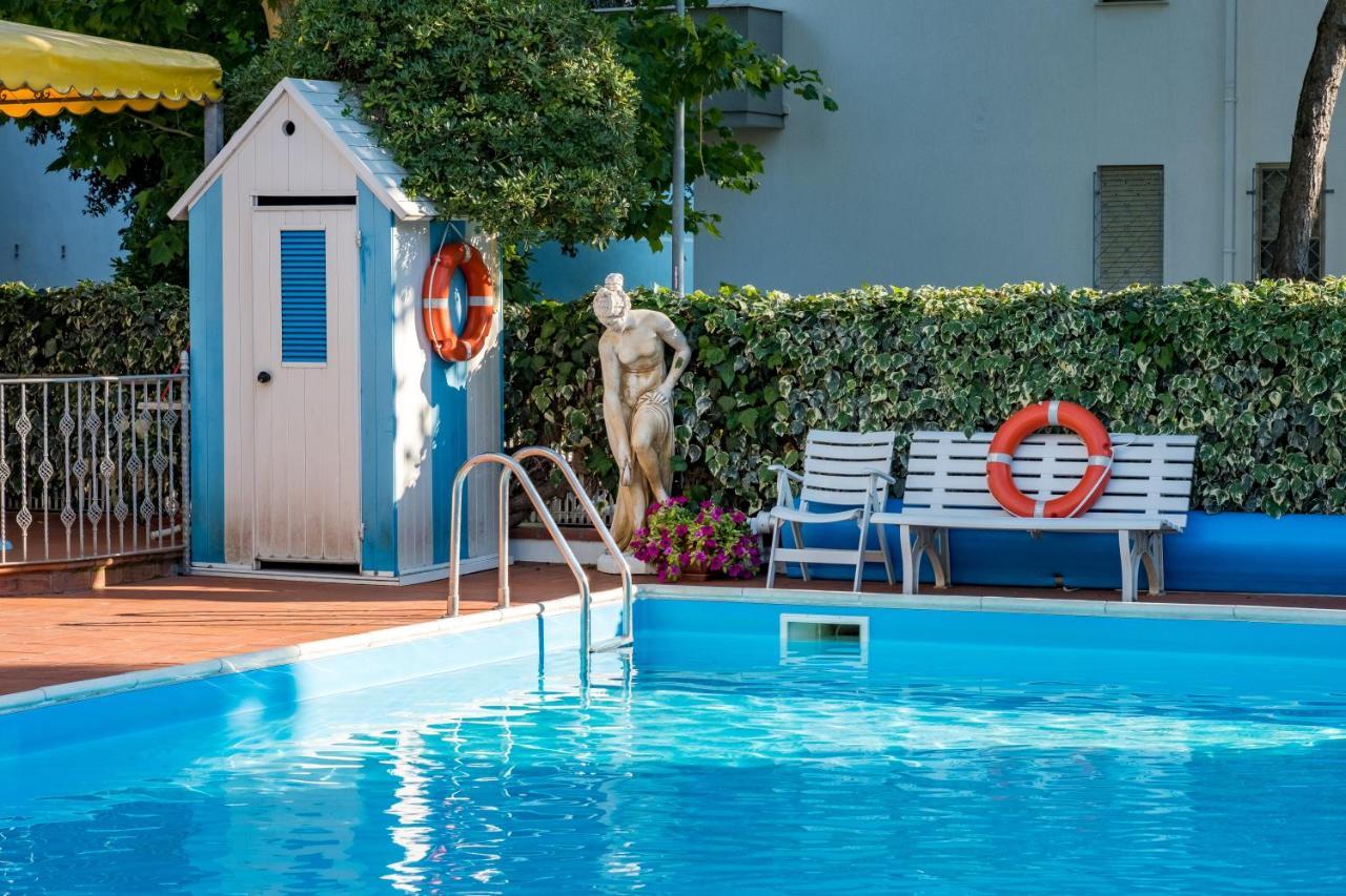 Hotel Villa Dei Fiori - Sul Mare Con Piscina Viserbella di Rimini Extérieur photo