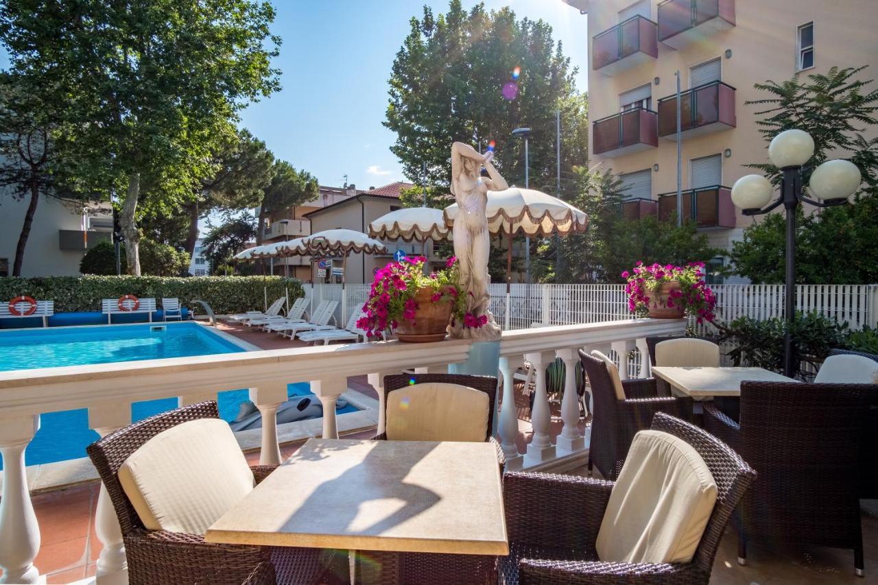 Hotel Villa Dei Fiori - Sul Mare Con Piscina Viserbella di Rimini Extérieur photo