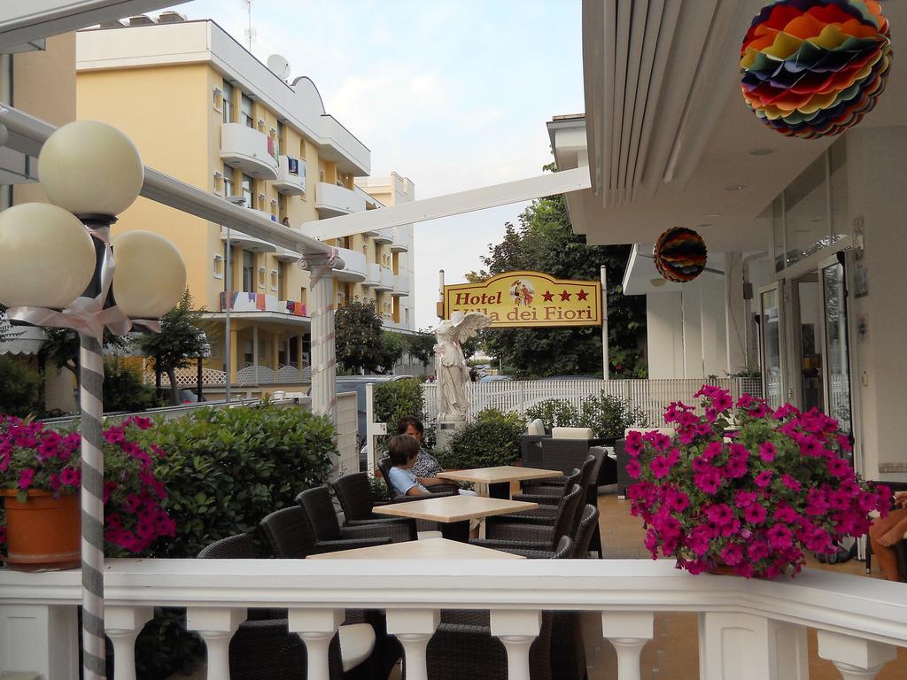 Hotel Villa Dei Fiori - Sul Mare Con Piscina Viserbella di Rimini Extérieur photo