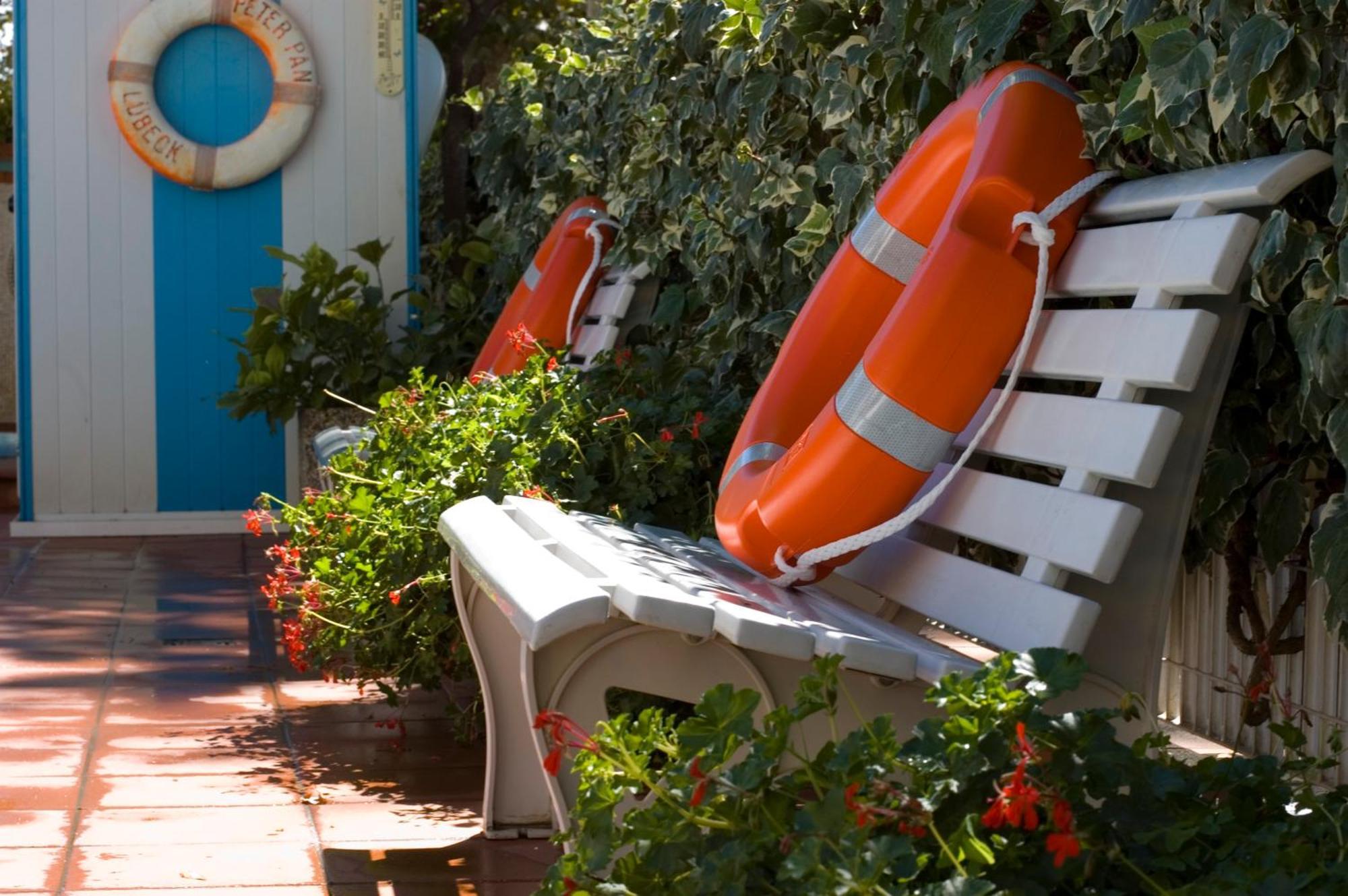 Hotel Villa Dei Fiori - Sul Mare Con Piscina Viserbella di Rimini Extérieur photo